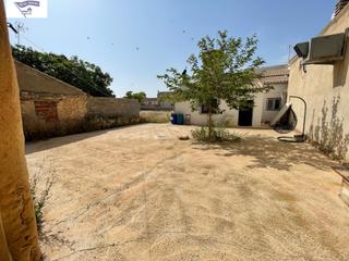 Bauernhof in Mahora. Casa en mahora con amplio patio
