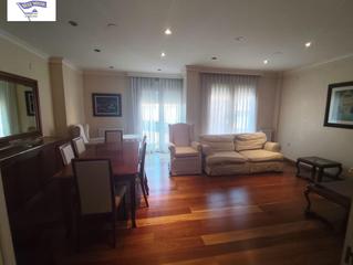 Affitto Appartamento in Centro. Piso en zona centro con cuatro balcones