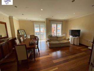 Location Appartement à Centro. Piso en zona centro con cuatro balcones