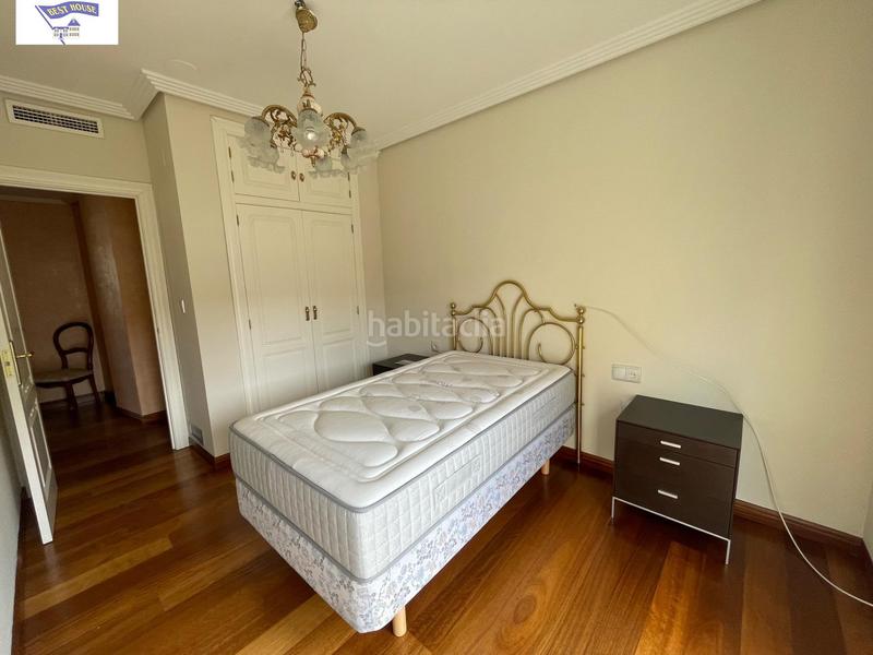 Foto 68c610a9-a995-4bbe-a627-7ad79f38f0c1. Rent flat with heating parking in Centro Albacete