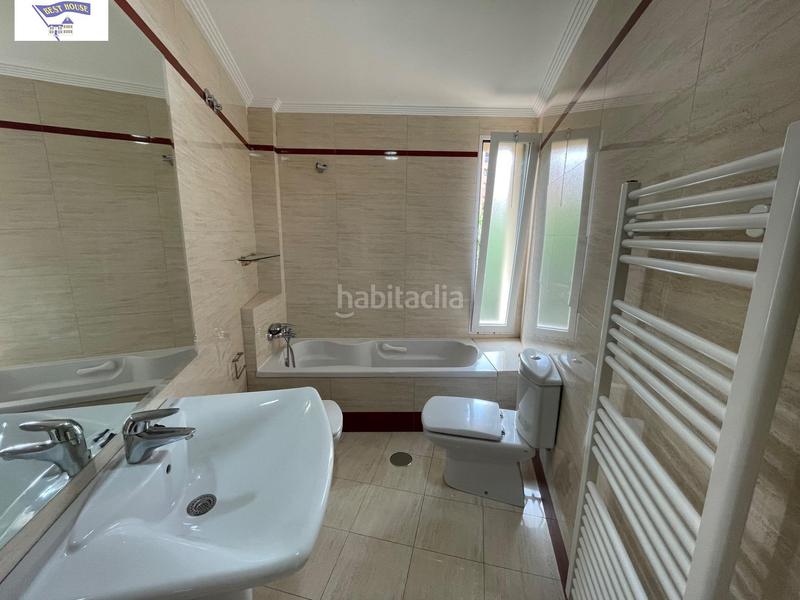 Foto 752359ff-1d93-467b-9254-f733e8b3352b. Rent flat with heating parking in Centro Albacete