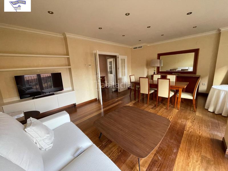 Foto badcc796-b22d-4671-bef2-157a64f966fd. Rent flat with heating parking in Centro Albacete