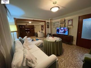 Etagenwohnung in Ensanche - Franciscanos. Amplia vivienda en planta baja ideal para familias o inversores