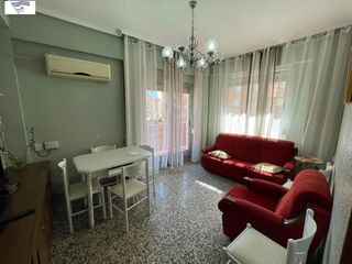 Rent Flat in El Pilar. Amplio  piso en la zona feria de albacete