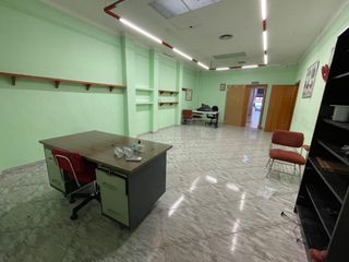 Local Comercial a Fátima. Local de 240 m2 acondicionado como oficina