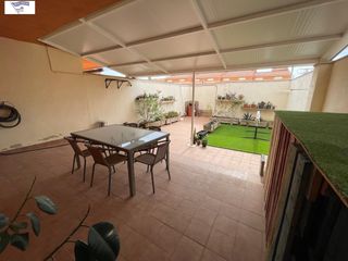 Casa adossada a Pedanías - Extrarradio. Adosado en el salobral. 5 dormitorios, 3 baños, garaje privado y