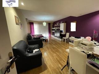 Casa a schiera in San Pablo. Adosado con piscina comunitaria. 5 dormitorios, 4 baños