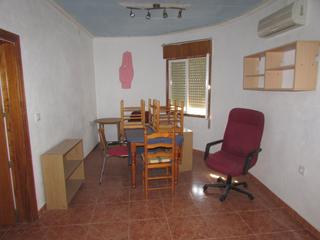 House in San Pablo. Casa con cochera