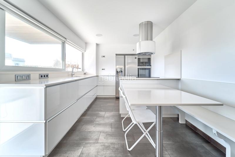 Foto 20019cbc-74ca-45f2-8d7f-f3cd7f902a1e. Casa amb calefacció aparcament piscina a Liáns Oleiros