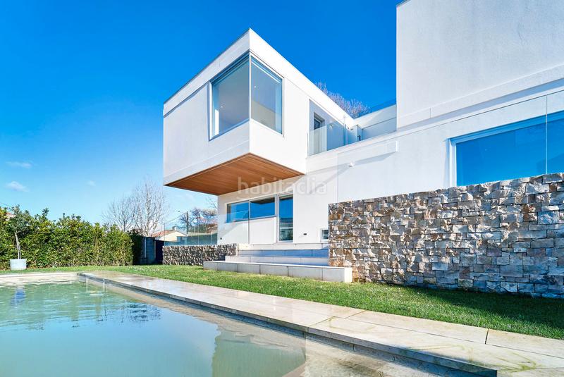 Foto 3407bea3-ce35-4f17-8e4a-680b283dee93. Haus mit heizung parking pool in Liáns Oleiros