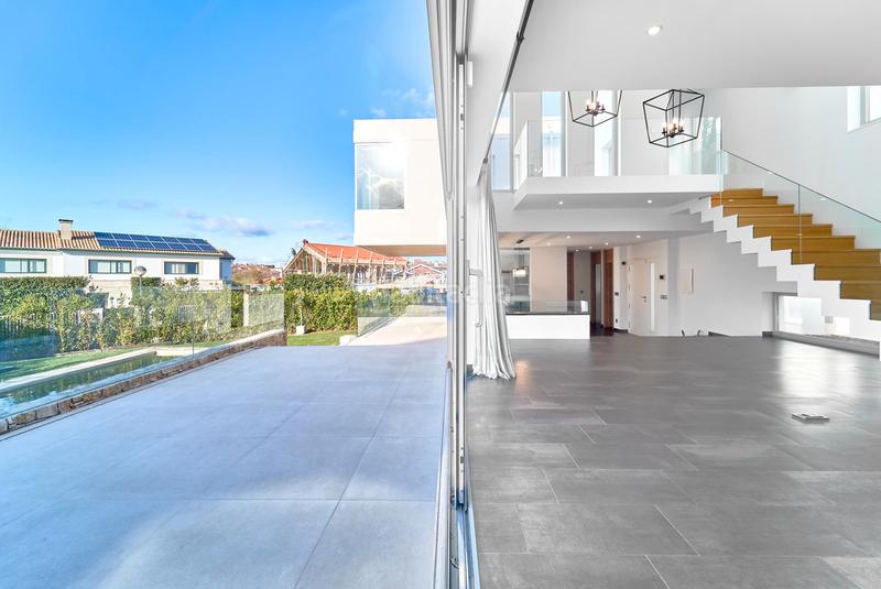 Foto f72791c0-4c52-47aa-94aa-3e03c4c88583. Haus mit heizung parking pool in Liáns Oleiros