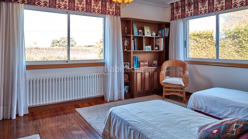 Foto b3a12fee-9cf2-4078-b98e-b4d3df0447c8. Chalet in rúa do arquitecto antonio cominges 108 in Vigo