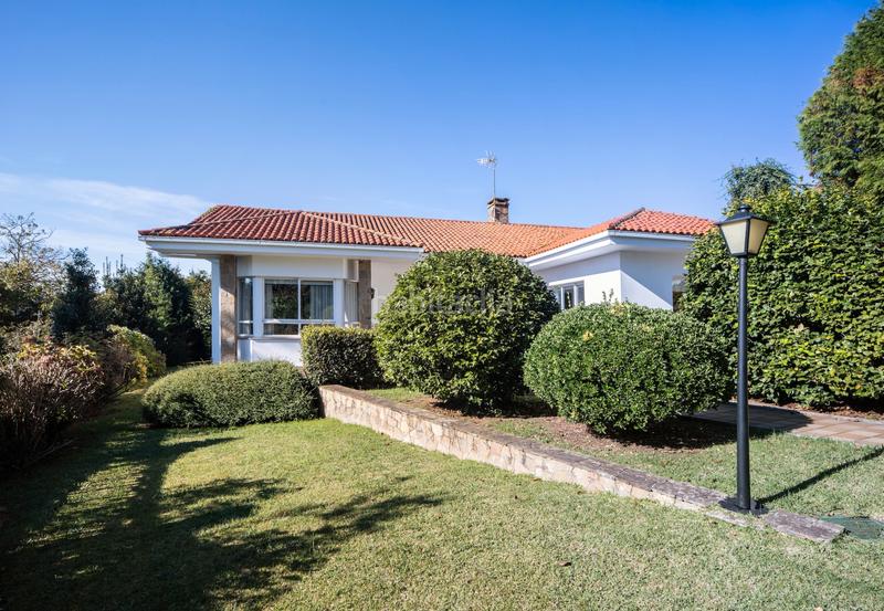 Foto 2d8a8e66-4381-43bc-9a5a-1f42ec28f524. Xalet a rúa bicos 3 a Oleiros pueblo Oleiros