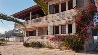 Casa en Ra otero pedrayo 32. Casa con piscina en venta en nigrn.