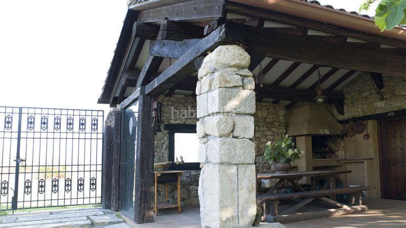 Foto b94d9786-efc5-442e-85e8-53a5f65d520f. Casa amb xemeneia aparcament a Corrubedo Ribeira