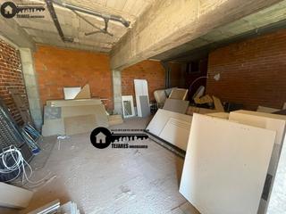 Location Local commercial à Alto de los Molinos. Inmobiliaria tejares alquila local zona universidad