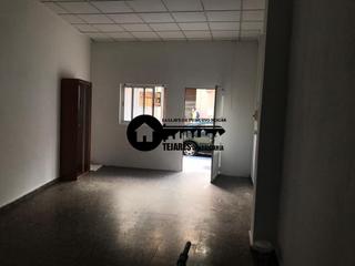 Lloguer Local Comercial a Carretas - Pajarita. Inmobiliaria tejares alquila local comercial . zona eroski