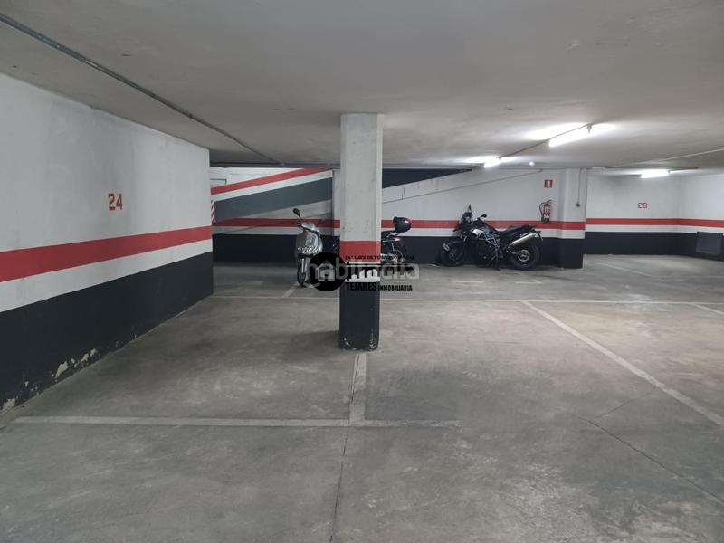 Foto 2a70bc05-2c97-4037-8968-d1b92adf82df. Parking coche inmobiliaria tejares vende plaza de garaje en zona hospitalparque sur en Albacete