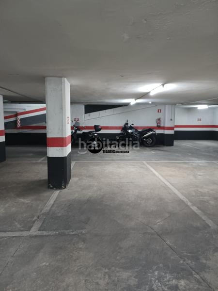 Foto e2f0369b-f49e-4af5-a8e0-7265d722e178. Parking coche inmobiliaria tejares vende plaza de garaje en zona hospitalparque sur en Albacete