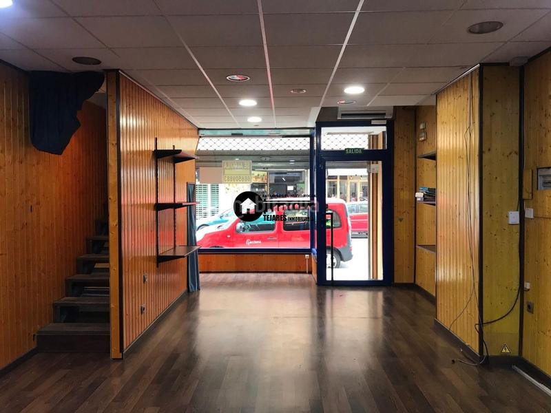 Foto bc7c0787-d578-4062-b0c6-6210fb270dcf. Alquiler local comercial inmobiliaria tejares alquila local comercial en zona centro en Albacete