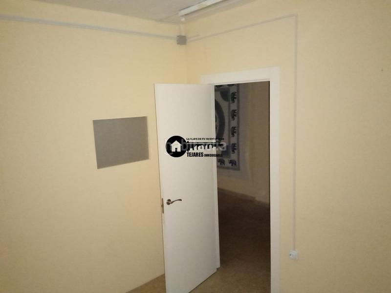 Foto cc3f8dc9-4020-4189-a194-cc6259f8b650. Alquiler local comercial inmobiliaria tejares alquila local excelente ubicacionzona centro en Albacete