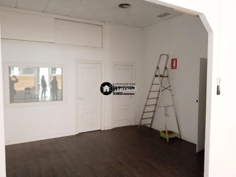 Foto c9bb3af9-e9b0-4ab4-bd25-102c02a4d7d7. Alquiler local comercial inmobiliaria tejares alquila local excelente estadozona villa cerrada en Albacete