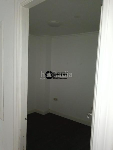 Foto d3e0fd69-149d-4cd2-8fa8-2bfe7f096905. Alquiler local comercial inmobiliaria tejares alquila local excelente estadozona villa cerrada en Albacete