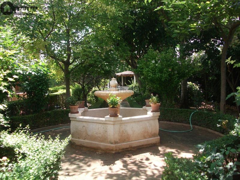 Foto f8a45eaa-1c36-46cd-8ea7-7db772dca826. Chalet inmobiliaria tejares vende chalet de lujo en aguasol en Albacete