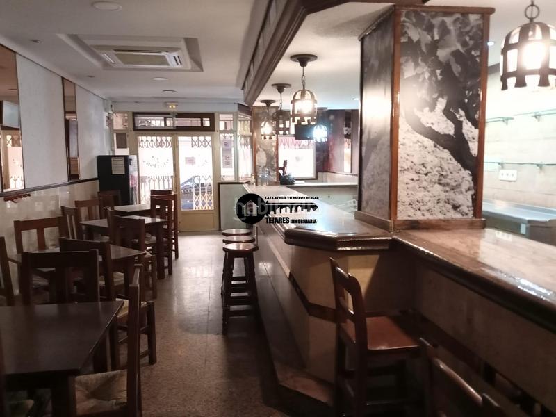 Foto aefdcc37-2d49-4b45-8394-d29953765ca4. Alquiler local comercial inmobiliaria tejares alquila bar montado en franciscanos en Albacete