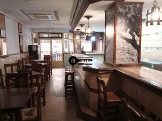 Location Local commercial à Ensanche - Franciscanos. Inmobiliaria tejares  alquila bar montado en franciscanos