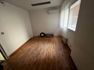 Ufficio in Centro. Inmobiliaria tejares vende oficina en la calle rosario