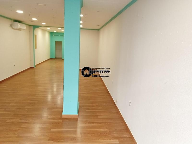Foto 2a6d6860-bf71-48aa-b02c-29f48f4a129a. Alquiler local comercial inmobiliaria tejares alquila muy buen local zona centrovilla cerrada en Albacete