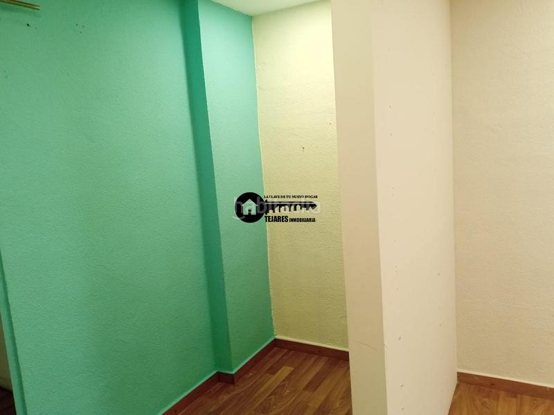Foto 86c45f43-7afb-4504-aa39-f3a326d41efa. Alquiler local comercial inmobiliaria tejares alquila muy buen local zona centrovilla cerrada en Albacete