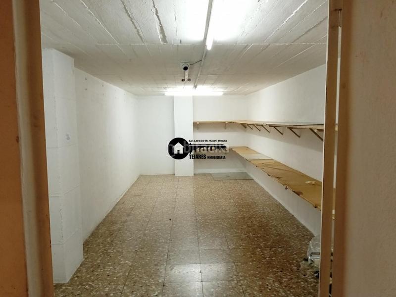 Foto 9e7fcc32-692c-4389-8d46-c3a3d699a36f. Alquiler local comercial inmobiliaria tejares alquila muy buen local zona centrovilla cerrada en Albacete