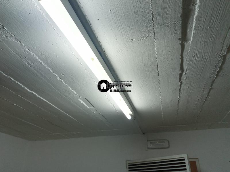 Foto b4385737-c040-433a-a493-3b96dc2b749c. Alquiler local comercial inmobiliaria tejares alquila muy buen local zona centrovilla cerrada en Albacete