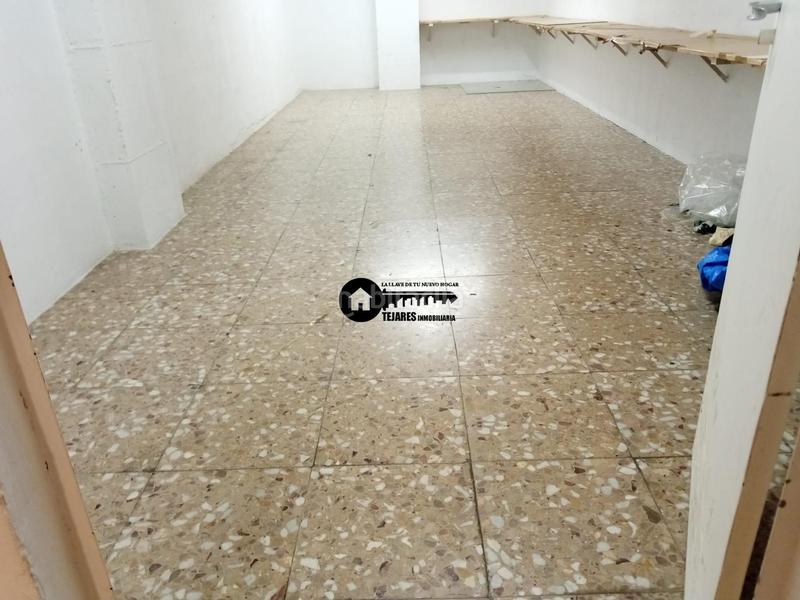 Foto f762e12b-84e3-4037-acf9-b97b5047210d. Alquiler local comercial inmobiliaria tejares alquila muy buen local zona centrovilla cerrada en Albacete
