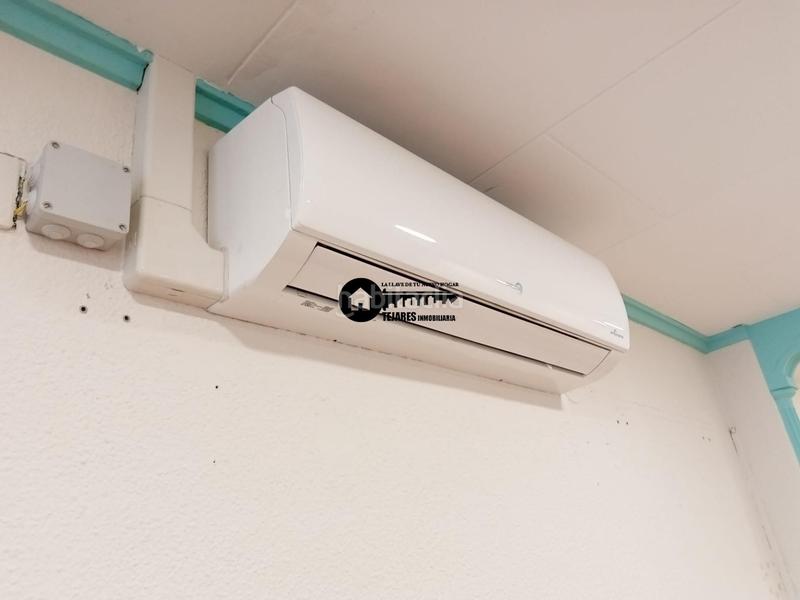 Foto 0aeedf38-93fd-47de-8b07-1d44fe252781. Lloguer local comercial a Feria Albacete