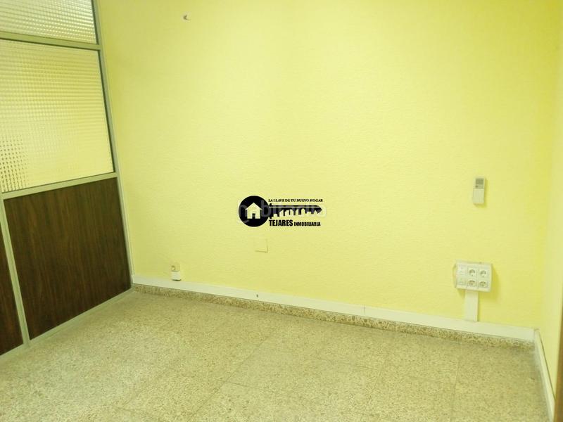 Foto 261dcc9a-aa4b-4835-b7d2-3c16f7d188b1. Alquiler local comercial inmobiliaria tejares alquila amplio local en zona parque linealpuente de madera en Albacete