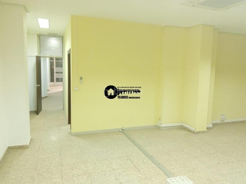 Foto 2dd91ba3-c638-4c14-b54f-e986b255b307. Alquiler local comercial inmobiliaria tejares alquila amplio local en zona parque linealpuente de madera en Albacete