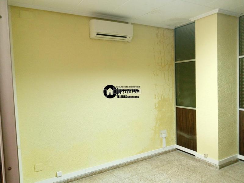 Foto 4cb941bc-15aa-4edb-a82a-ec5df22bc249. Alquiler local comercial inmobiliaria tejares alquila amplio local en zona parque linealpuente de madera en Albacete