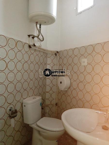 Foto 50851388-c8ab-4f76-a2bc-48bbd6ddb24e. Alquiler local comercial inmobiliaria tejares alquila amplio local en zona parque linealpuente de madera en Albacete