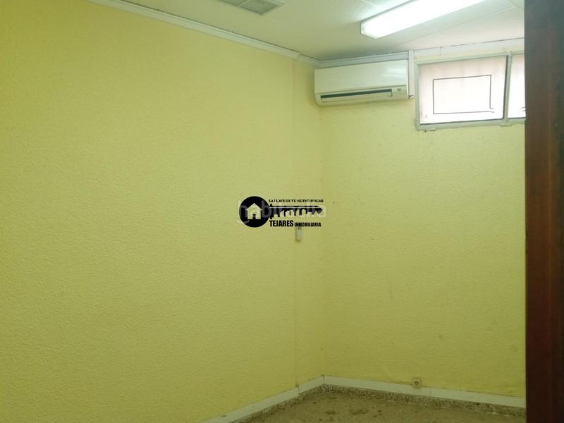 Foto 813d1f72-b186-4278-be39-34a90bb86e01. Alquiler local comercial inmobiliaria tejares alquila amplio local en zona parque linealpuente de madera en Albacete