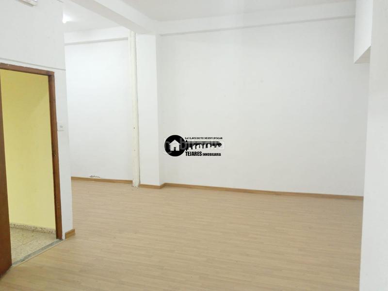 Foto 9e85c4b3-fdec-4acf-88e4-2f7e58e84908. Alquiler local comercial inmobiliaria tejares alquila amplio local en zona parque linealpuente de madera en Albacete