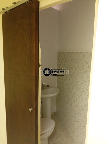 Foto e35db578-f1c7-4020-8863-6d0eafb045cc. Alquiler local comercial inmobiliaria tejares alquila amplio local en zona parque linealpuente de madera en Albacete