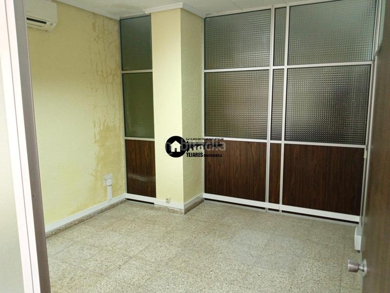 Foto e59acad8-4db3-4b97-a03a-85b85e309cf7. Alquiler local comercial inmobiliaria tejares alquila amplio local en zona parque linealpuente de madera en Albacete