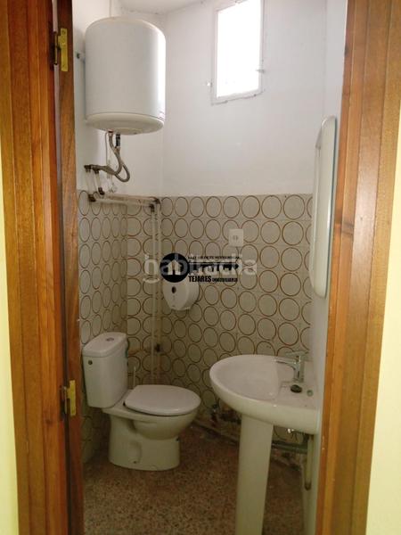 Foto f9f239bb-26df-4fc4-8076-a7defc1158e5. Alquiler local comercial inmobiliaria tejares alquila amplio local en zona parque linealpuente de madera en Albacete