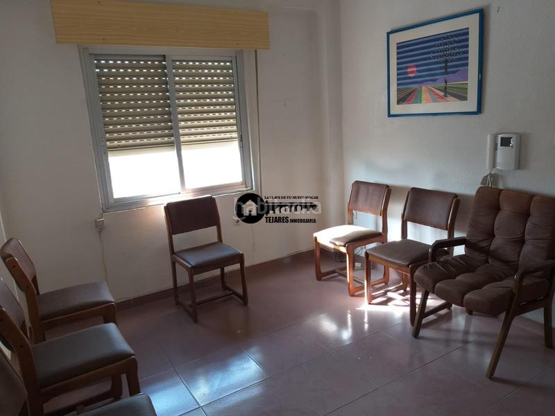 Foto 30555079-35dc-4c8f-859d-48d4415f9d6f. Alquiler piso inmobiliaria tejares alquila piso para oficinas en zona fiesta del arbol en Albacete