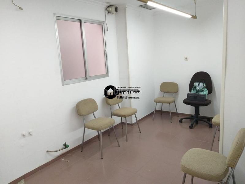 Foto 5980cc87-5a4f-47ad-8101-47ded30fbc34. Alquiler piso inmobiliaria tejares alquila piso para oficinas en zona fiesta del arbol en Albacete