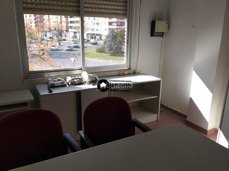 Foto 9f3cbd73-f819-453d-8ab0-7cfc0b8580f7. Alquiler piso inmobiliaria tejares alquila piso para oficinas en zona fiesta del arbol en Albacete
