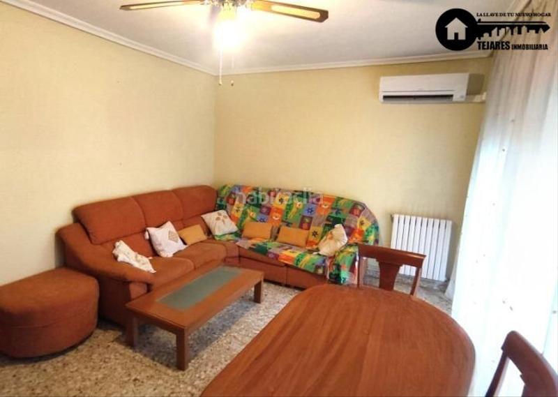 Foto b352c177-3325-44c9-b26e-cdba5c9d5bb8. Piso inmobiliaria tejares vende piso amplio zona El Pilar en Albacete